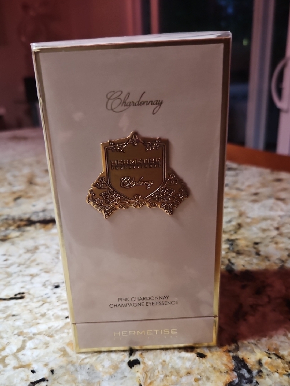 Pink Chardonnay Champagne Eye Essence - Cream/Gold - Picture 2 of 4